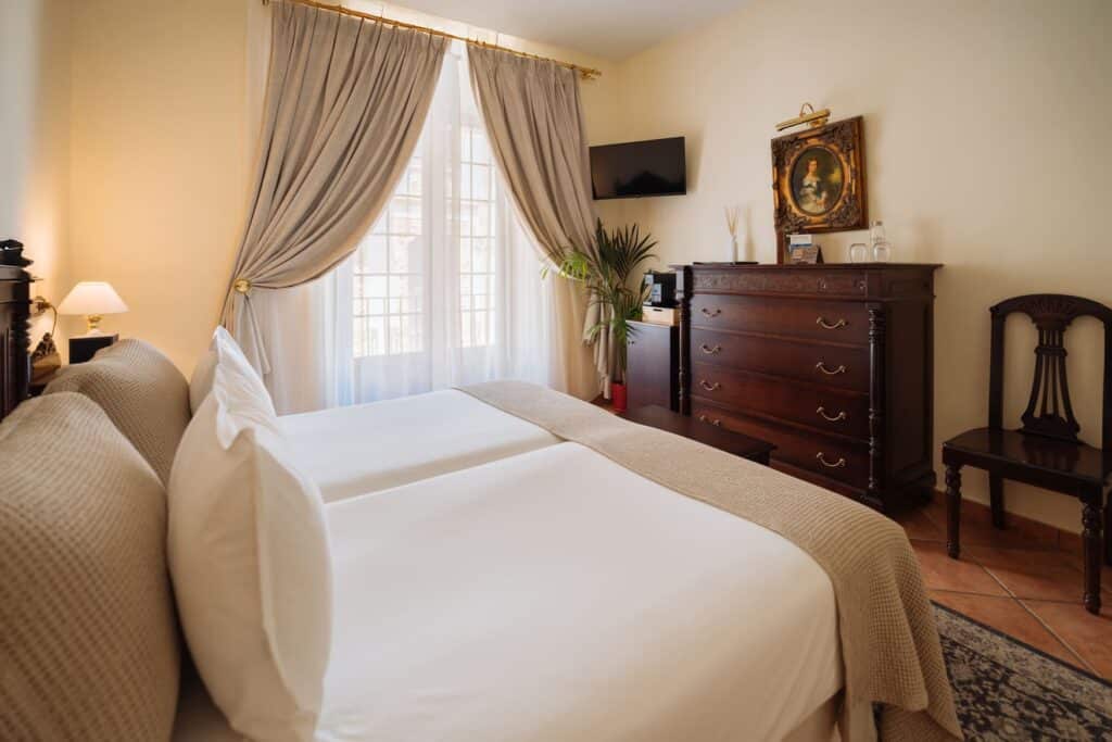 Habitacion-twin-dos-camas-Ronda-Palacio-de-Hemingway